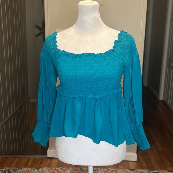 For Love & Lemons × Revolve Off The Shoulder Smocked Blouse in Emerald Size S - Picture 6 of 12